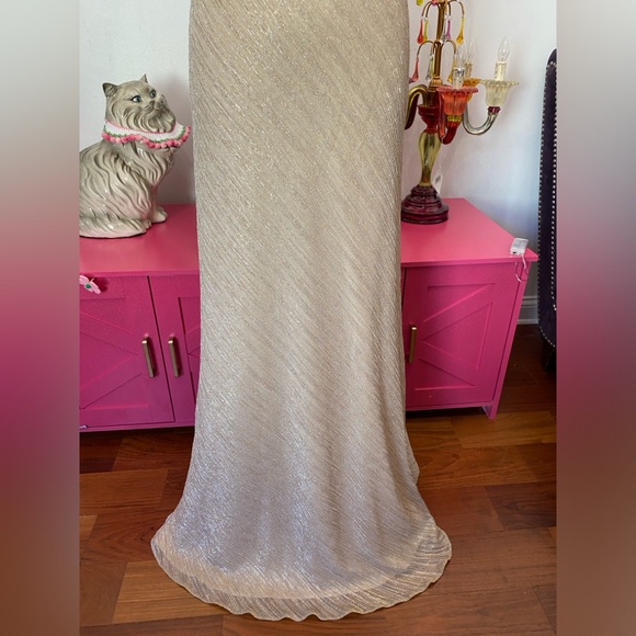 JENNY YOO MADELYN DRAPE NECK GOLD METALLIC GOWN MAXI DRESS SIZE 14 - Picture 4 of 12